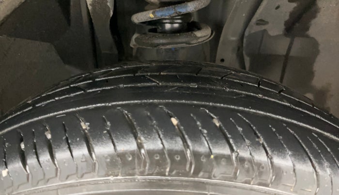 2024 Renault Kiger RXT (O) AMT, Petrol, Automatic, 8,350 km, Right Front Tyre Tread