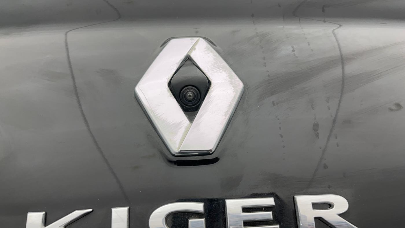 2024 Renault Kiger RXT (O) AMT, Petrol, Automatic, 8,350 km, Parking Camera