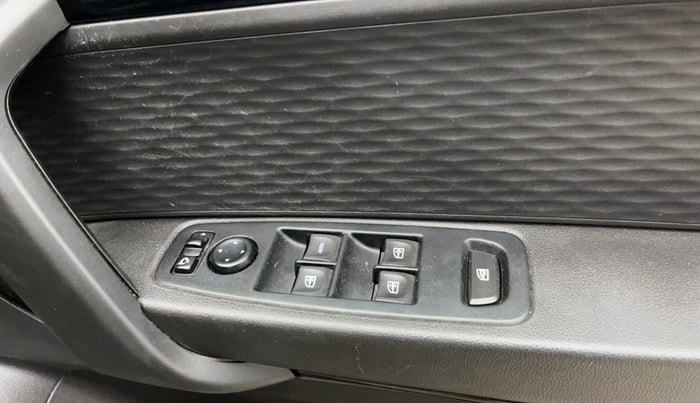 2024 Renault Kiger RXT (O) AMT, Petrol, Automatic, 8,350 km, Driver Side Door Panels Control