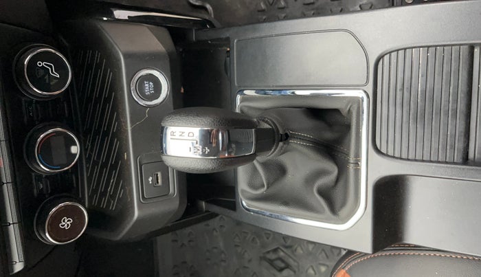 2024 Renault Kiger RXT (O) AMT, Petrol, Automatic, 8,350 km, Gear Lever