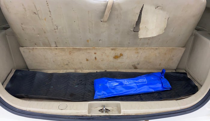 2013 Maruti Ertiga ZXI, Petrol, Manual, 1,12,343 km, Boot Inside