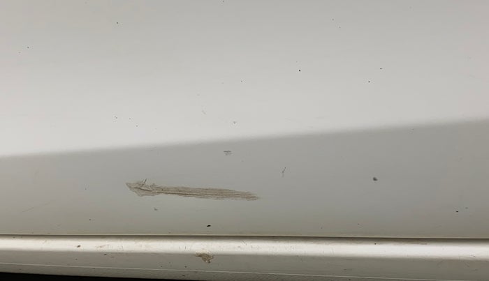 2013 Maruti Ertiga ZXI, Petrol, Manual, 1,12,343 km, Front passenger door - Minor scratches