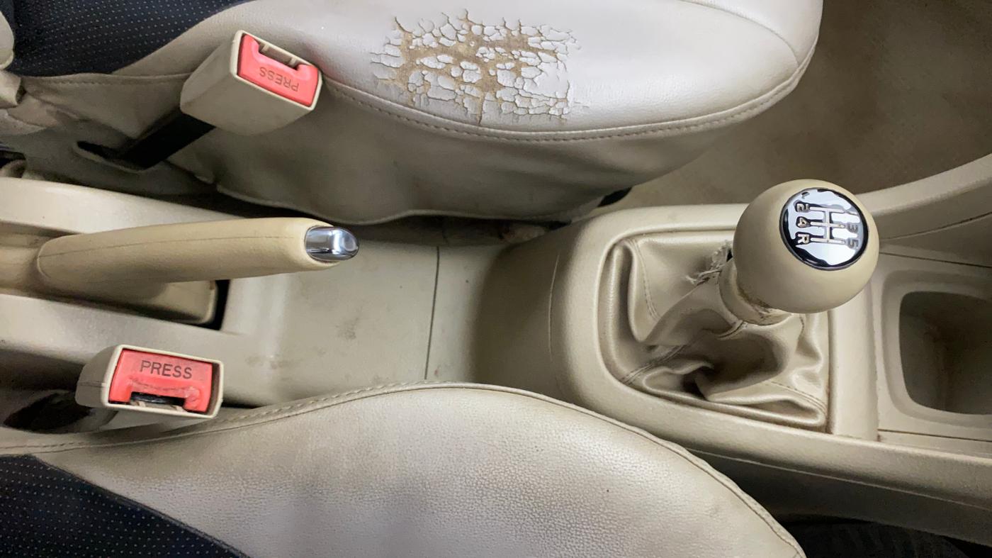 2013 Maruti Ertiga ZXI, Petrol, Manual, 1,12,343 km, Gear Lever