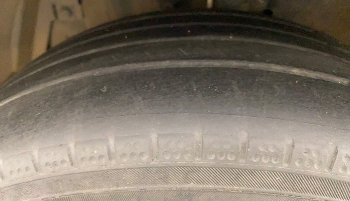 2013 Maruti Ertiga ZXI, Petrol, Manual, 1,12,343 km, Left Front Tyre Tread