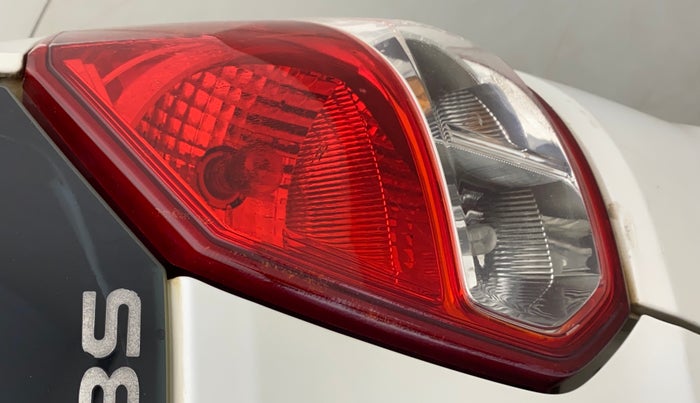 2013 Maruti Ertiga ZXI, Petrol, Manual, 1,12,343 km, Right tail light - Faded