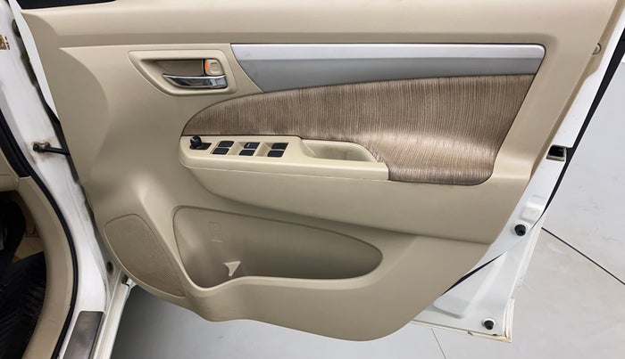 2013 Maruti Ertiga ZXI, Petrol, Manual, 1,12,343 km, Right front window switch / handle - Power window makes minor noise