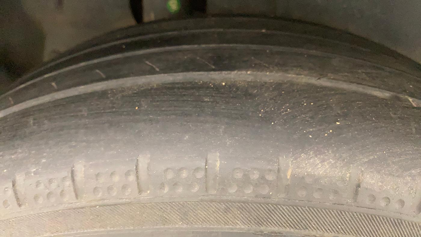 2013 Maruti Ertiga ZXI, Petrol, Manual, 1,12,343 km, Right Rear Tyre Tread