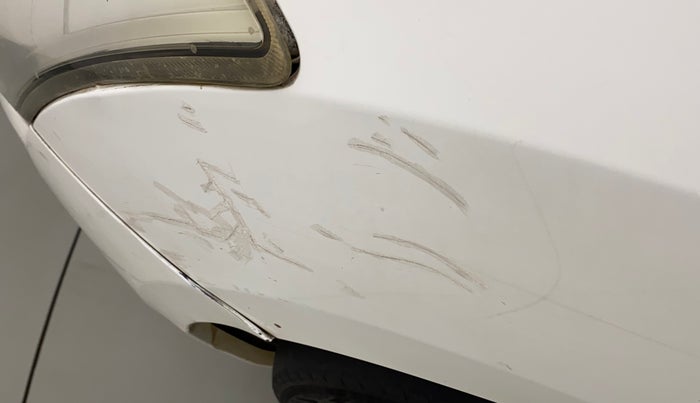 2013 Maruti Ertiga ZXI, Petrol, Manual, 1,12,343 km, Left fender - Minor scratches