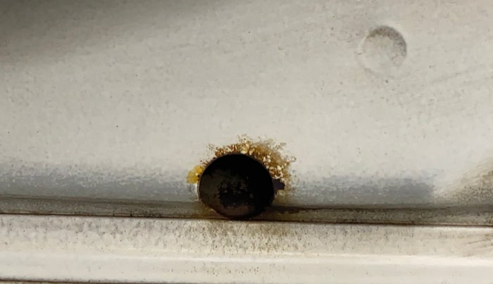 2013 Maruti Ertiga ZXI, Petrol, Manual, 1,12,343 km, Right rear door - Slightly rusted
