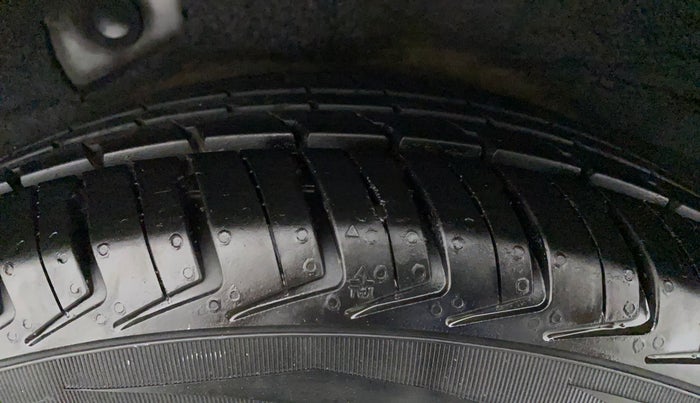 2010 Hyundai i10 MAGNA 1.2, Petrol, Manual, 56,709 km, Right Rear Tyre Tread