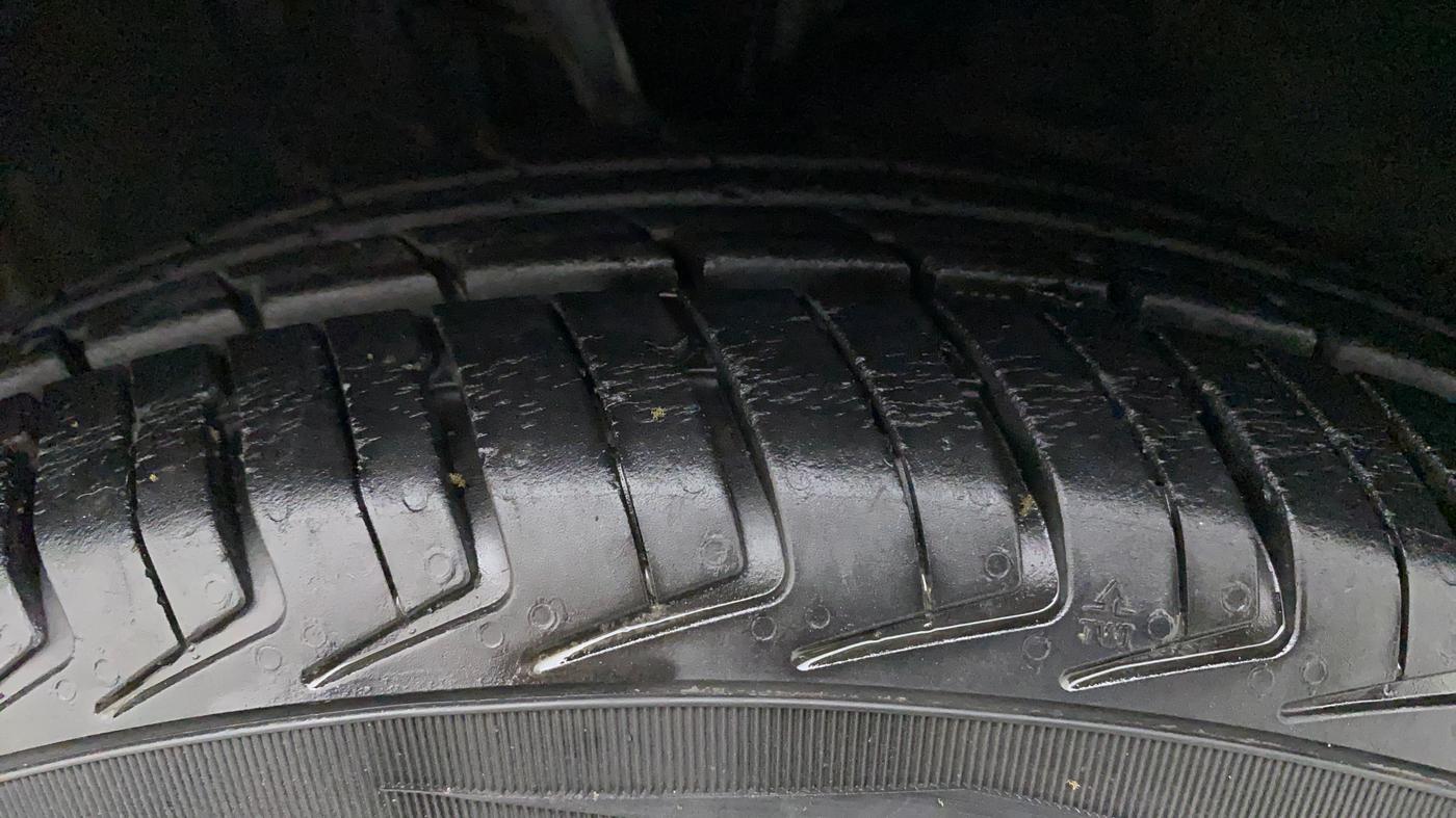 2010 Hyundai i10 MAGNA 1.2, Petrol, Manual, 56,709 km, Left Front Tyre Tread