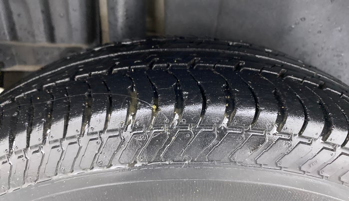 2012 Maruti Swift VDI, Diesel, Manual, 35,533 km, Right Rear Tyre Tread