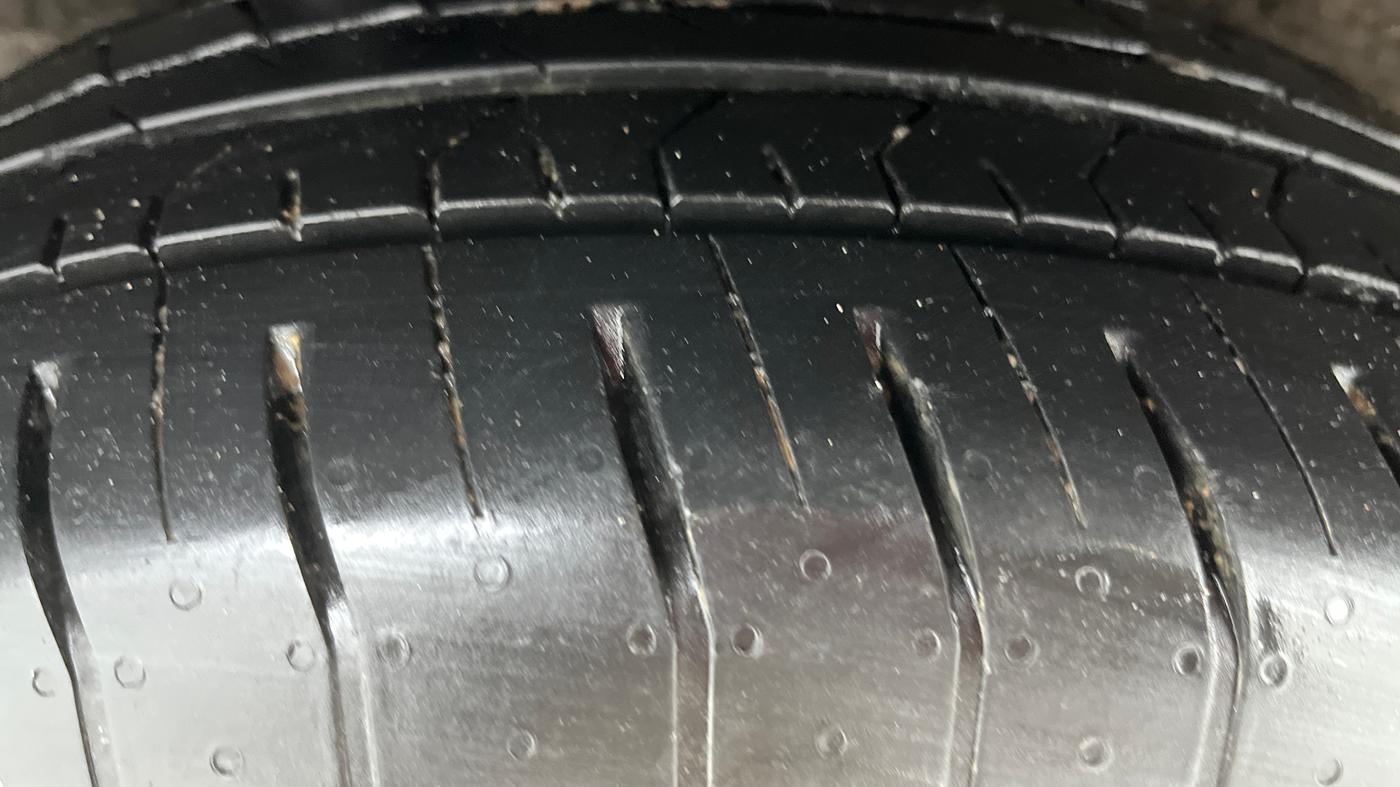2023 Hyundai Verna  SX 1.5 MPI IVT, Petrol, Automatic, 14,186 km, Right Rear Tyre Tread
