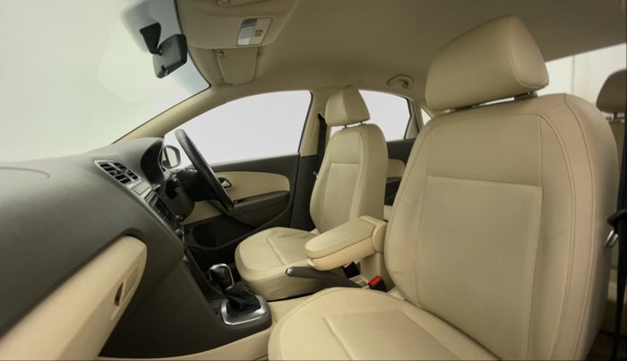 2015 Volkswagen Vento HIGHLINE PETROL AT, Petrol, Automatic, 61,682 km, Right Side Front Door Cabin