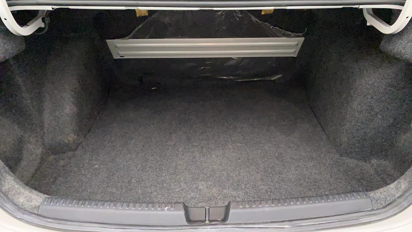 2015 Volkswagen Vento HIGHLINE PETROL AT, Petrol, Automatic, 61,682 km, Boot Inside