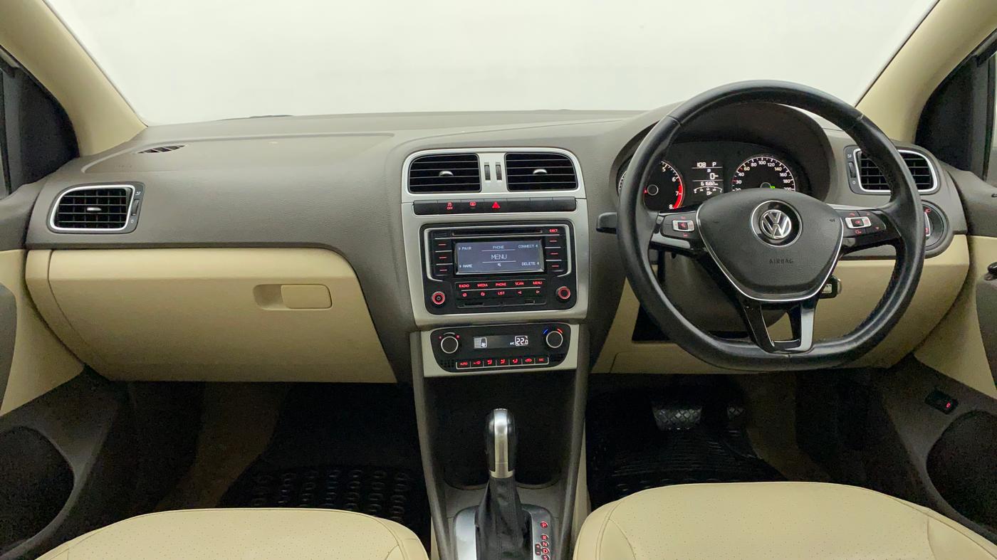 2015 Volkswagen Vento HIGHLINE PETROL AT, Petrol, Automatic, 61,682 km, Dashboard