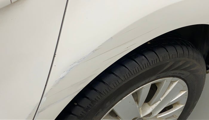 2015 Volkswagen Vento HIGHLINE PETROL AT, Petrol, Automatic, 61,682 km, Left quarter panel - Minor scratches