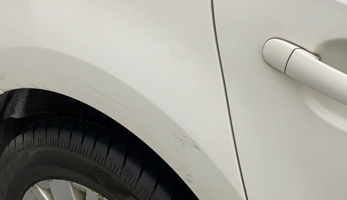 2015 Volkswagen Vento HIGHLINE PETROL AT, Petrol, Automatic, 61,682 km, Right quarter panel - Minor scratches