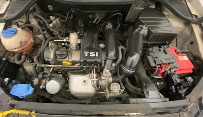 2015 Volkswagen Vento HIGHLINE PETROL AT, Petrol, Automatic, 61,682 km, Open Bonet