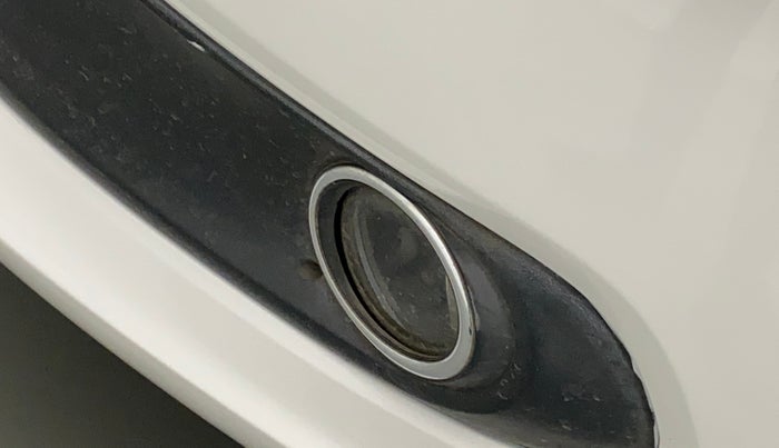 2015 Volkswagen Vento HIGHLINE PETROL AT, Petrol, Automatic, 61,682 km, Left fog light - Not working