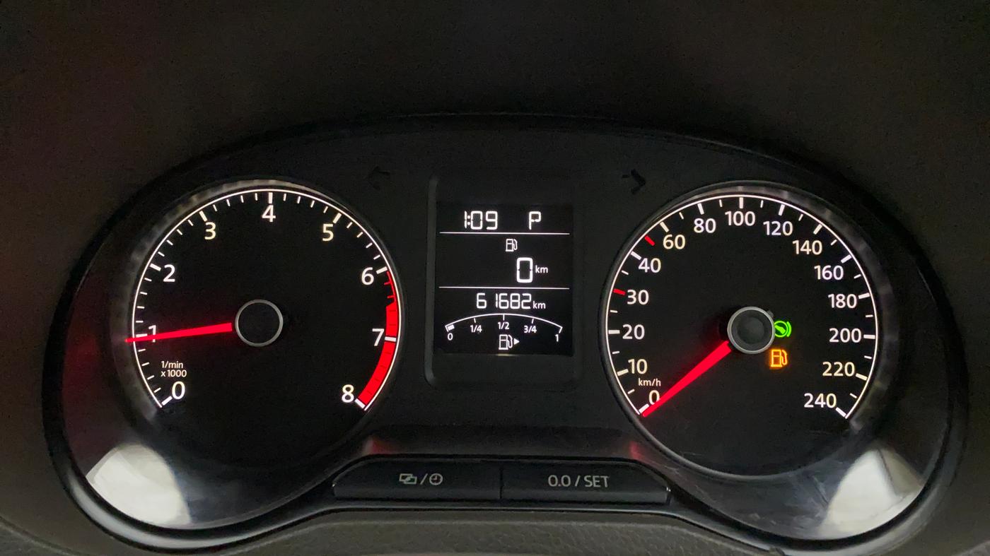 2015 Volkswagen Vento HIGHLINE PETROL AT, Petrol, Automatic, 61,682 km, Odometer Image