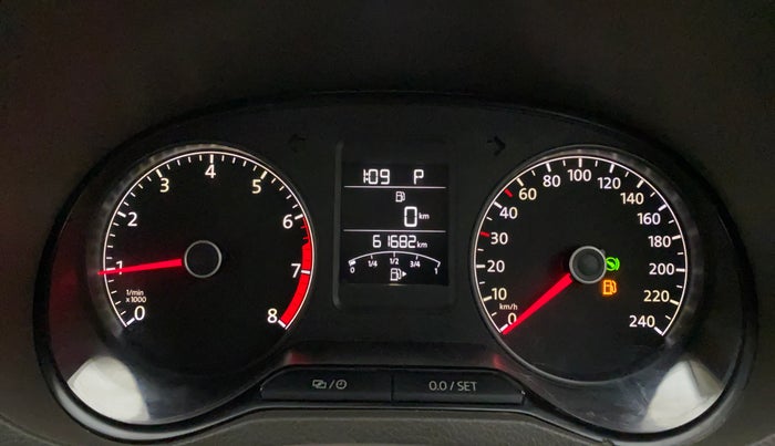 2015 Volkswagen Vento HIGHLINE PETROL AT, Petrol, Automatic, 61,682 km, Odometer Image