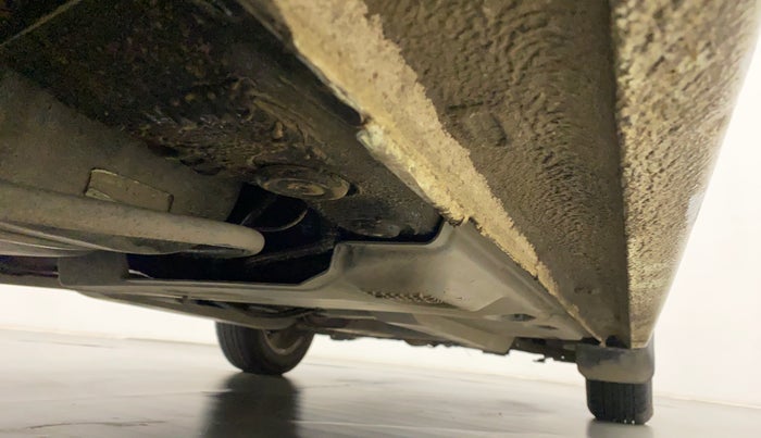 2015 Volkswagen Vento HIGHLINE PETROL AT, Petrol, Automatic, 61,682 km, Right Side Underbody