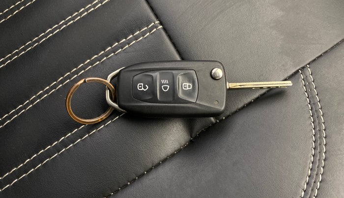 2024 Tata Tiago XT PETROL, Petrol, Manual, 15,398 km, Key Close Up