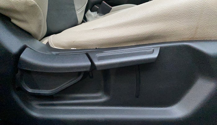 2022 Hyundai VENUE SX 1.0 TURBO IMT, Petrol, Manual, 55,148 km, Driver Side Adjustment Panel