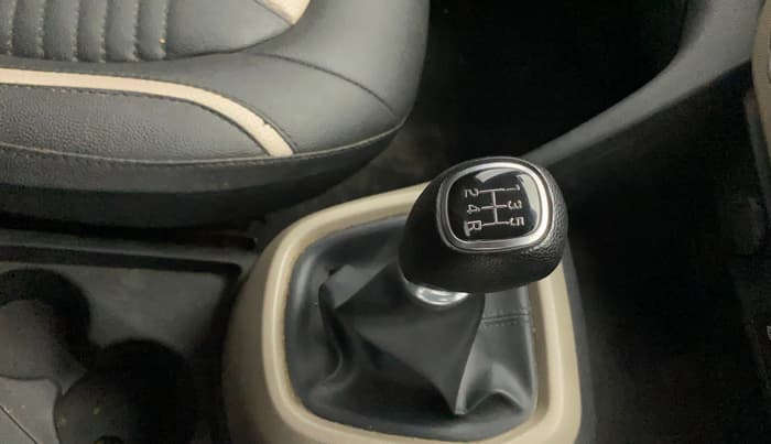 2017 Hyundai Grand i10 SPORTZ 1.2 KAPPA VTVT, Petrol, Manual, 25,100 km, Gear Lever
