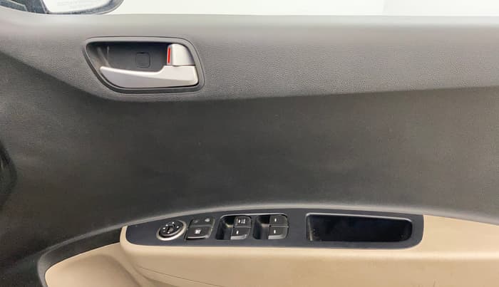 2017 Hyundai Grand i10 SPORTZ 1.2 KAPPA VTVT, Petrol, Manual, 25,100 km, Driver Side Door Panels Control