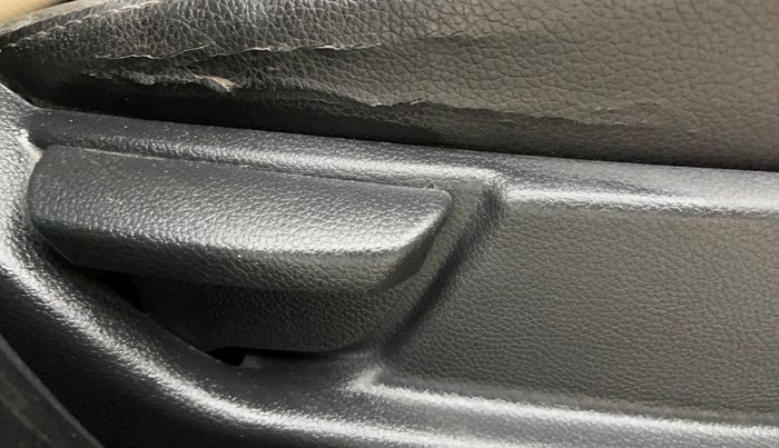 2015 Hyundai Eon ERA +, Petrol, Manual, 91,863 km, Driver Side Adjustment Panel