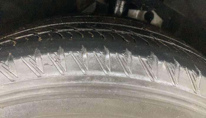 2023 Mahindra XUV700 AX 7 D AT AWD 7 STR, Diesel, Automatic, 94,253 km, Left Front Tyre Tread