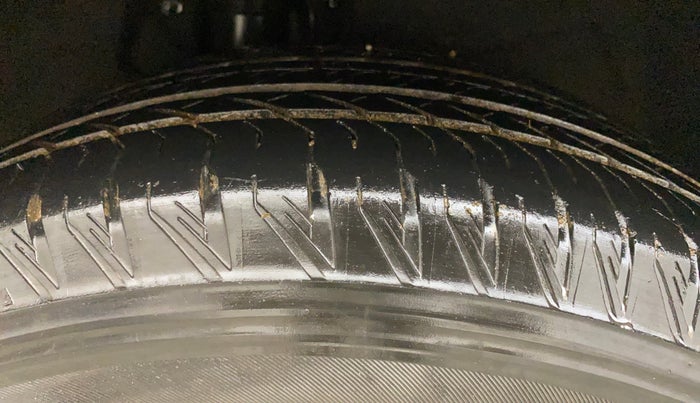 2023 Mahindra XUV700 AX 7 D AT AWD 7 STR, Diesel, Automatic, 94,253 km, Right Rear Tyre Tread