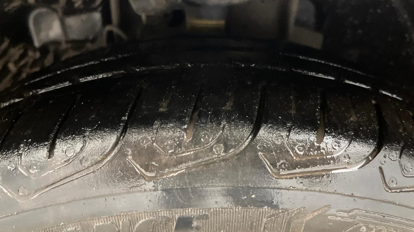 2017 Tata TIGOR XZ (O) PETROL, Petrol, Manual, 1,06,701 km, Left Front Tyre Tread