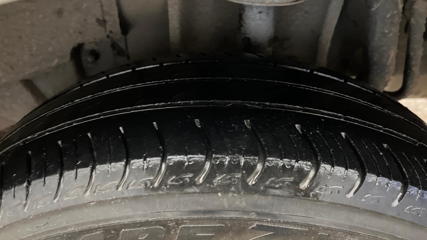 2017 Tata TIGOR XZ (O) PETROL, Petrol, Manual, 1,06,701 km, Left Rear Tyre Tread