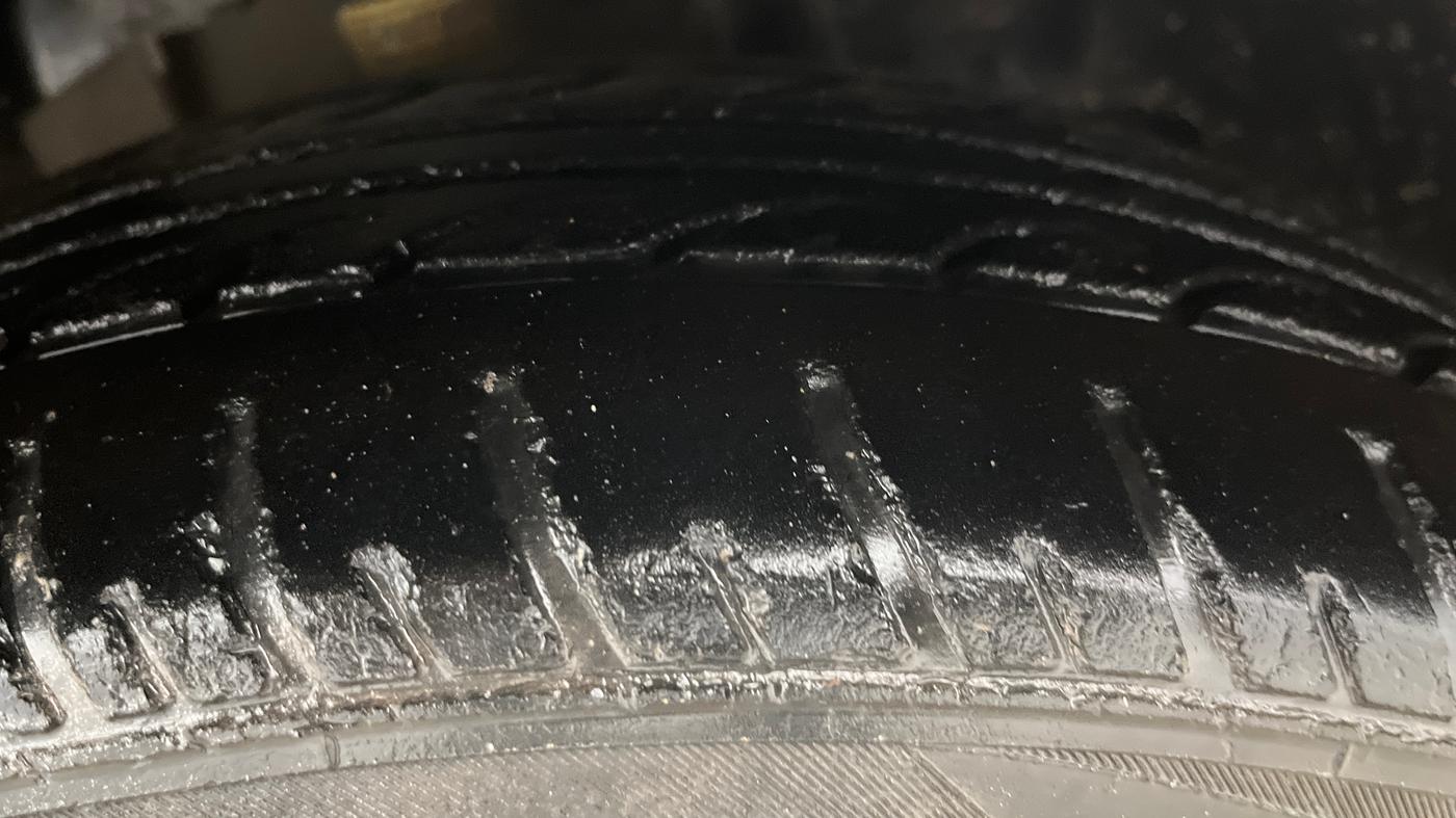 2017 Tata TIGOR XZ (O) PETROL, Petrol, Manual, 1,06,701 km, Right Front Tyre Tread
