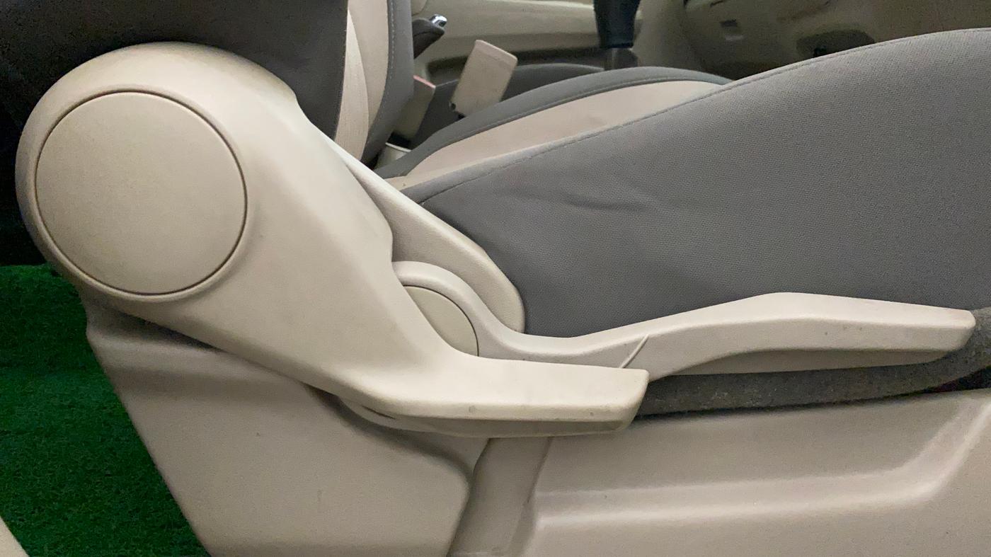 2022 Maruti Ertiga ZXI+ SHVS, Petrol, Manual, 94,230 km, Driver Side Adjustment Panel