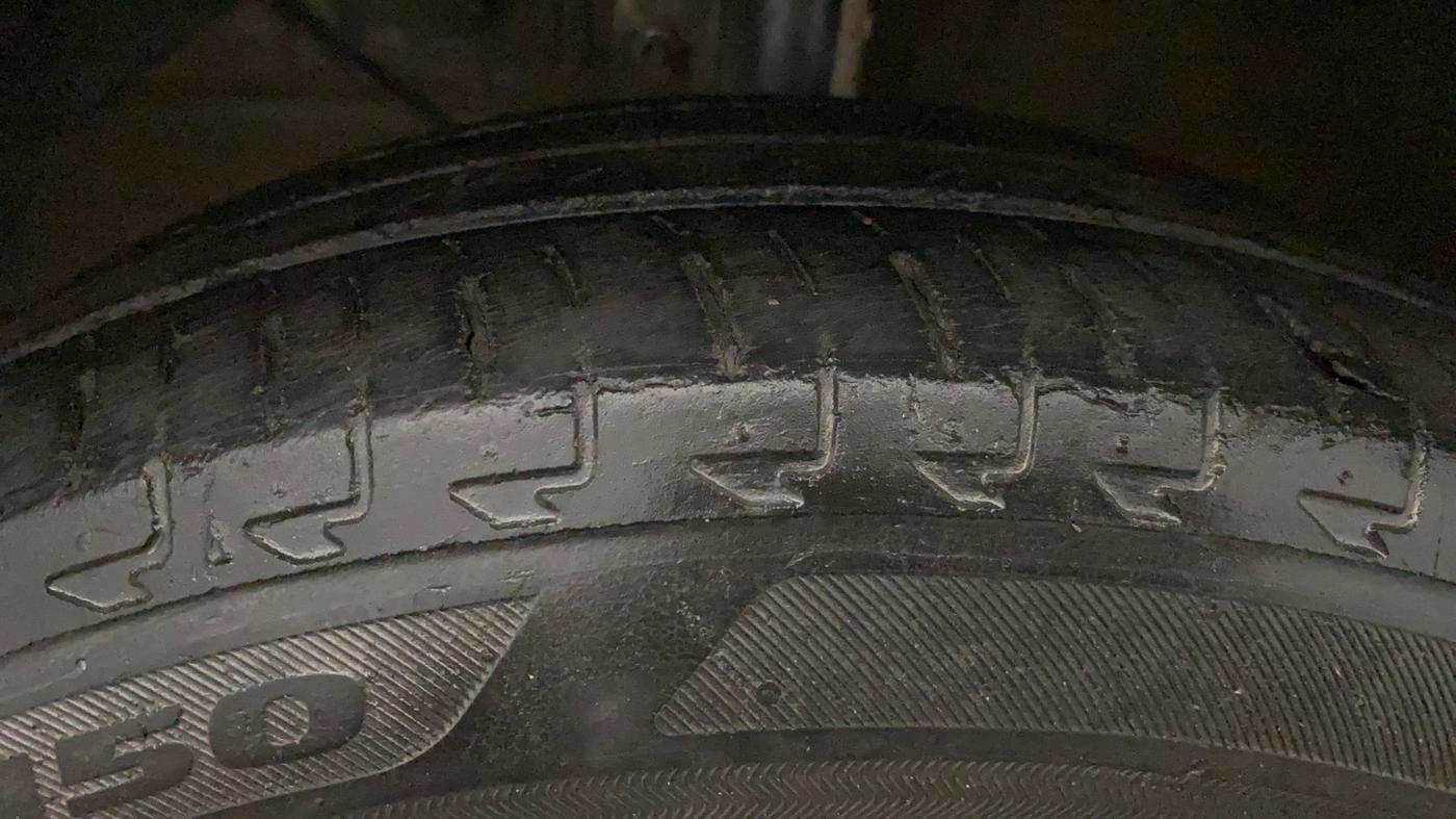 2022 Maruti Ertiga ZXI+ SHVS, Petrol, Manual, 94,230 km, Left Front Tyre Tread