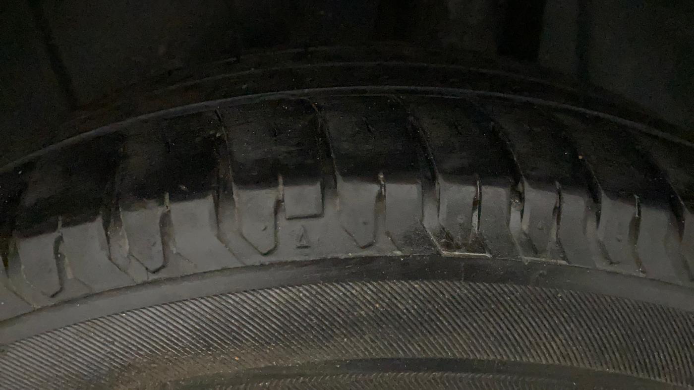 2022 Maruti Ertiga ZXI+ SHVS, Petrol, Manual, 94,230 km, Left Rear Tyre Tread