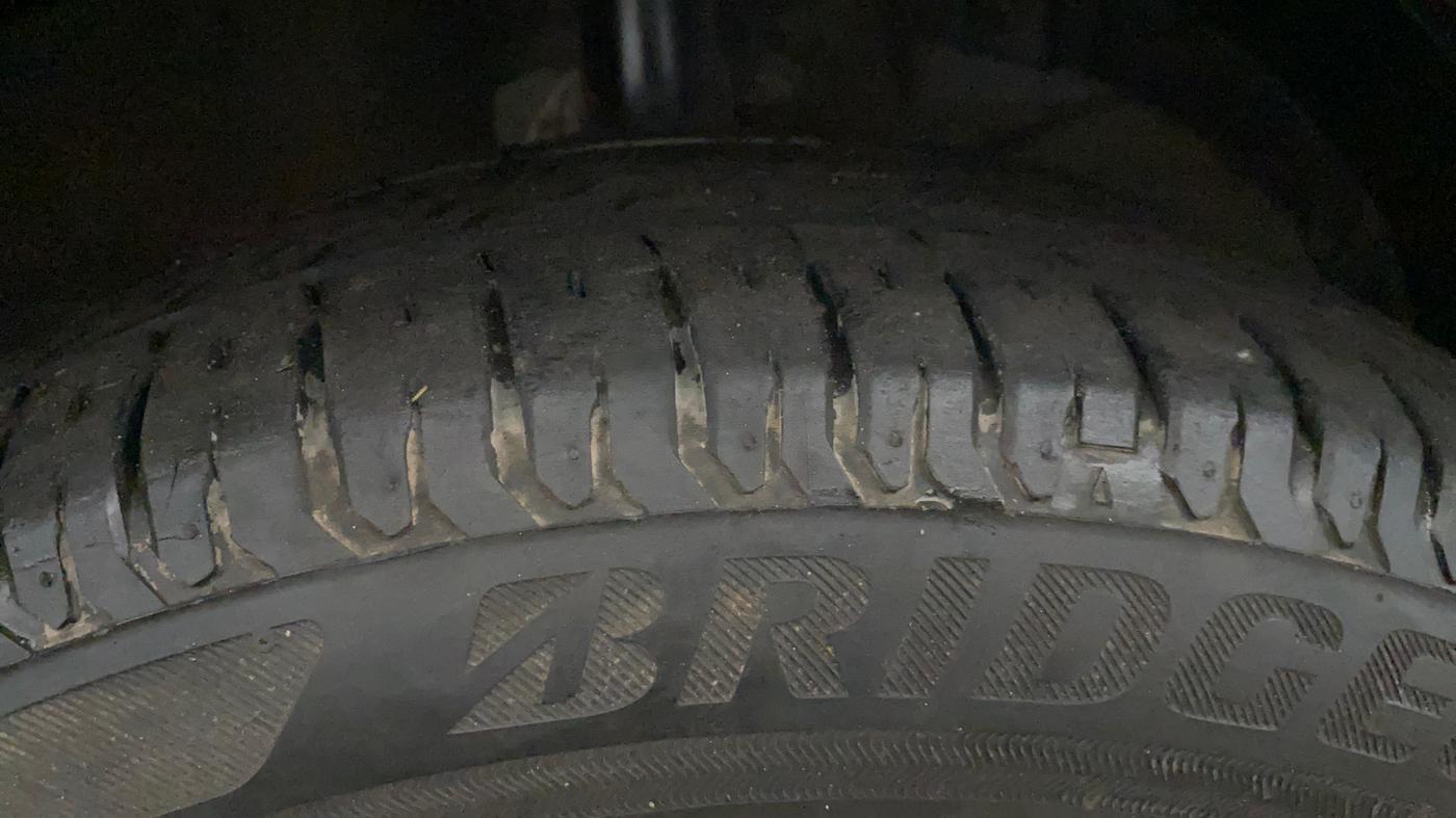 2022 Maruti Ertiga ZXI+ SHVS, Petrol, Manual, 94,230 km, Right Front Tyre Tread