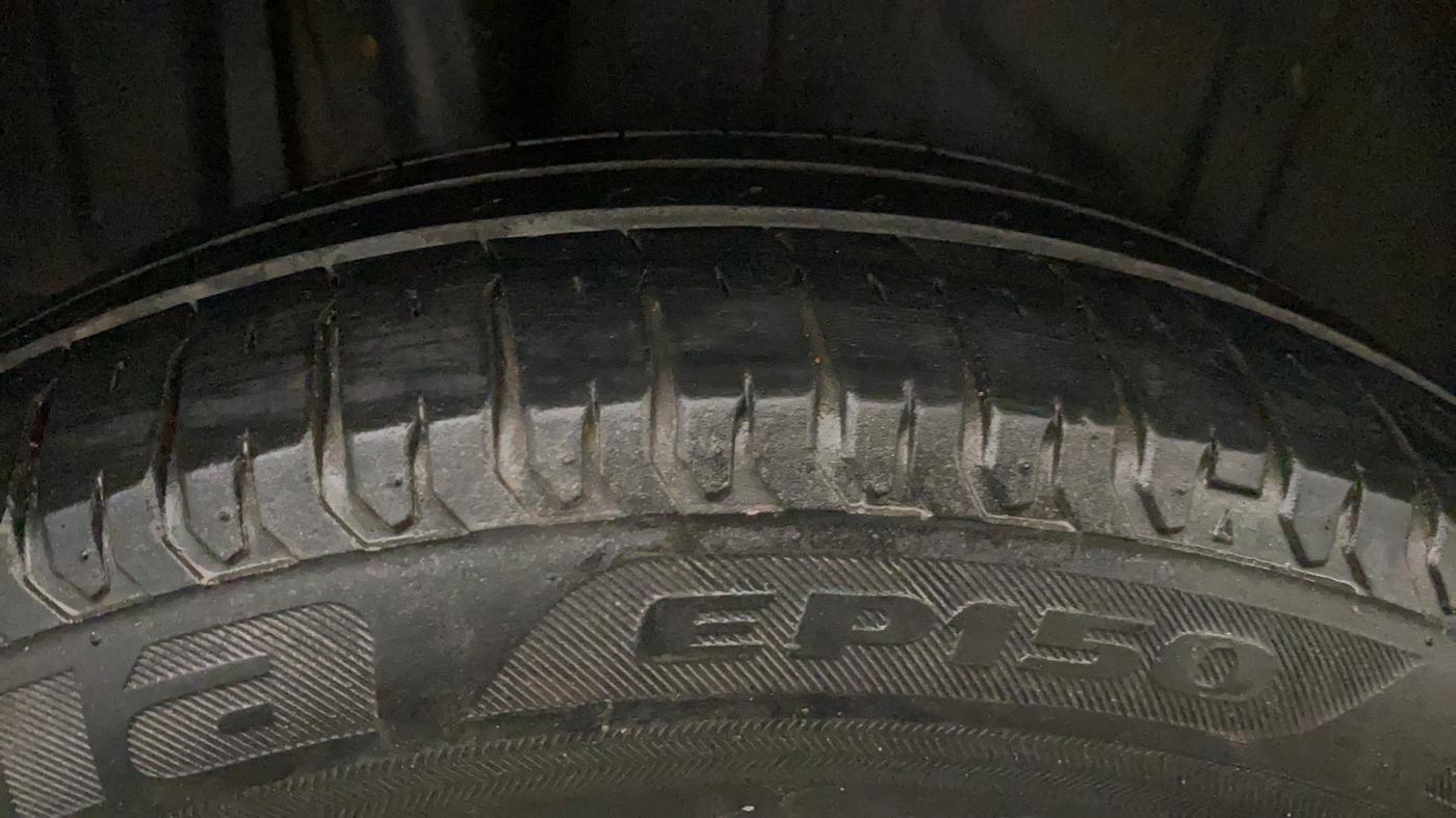 2022 Maruti Ertiga ZXI+ SHVS, Petrol, Manual, 94,230 km, Right Rear Tyre Tread