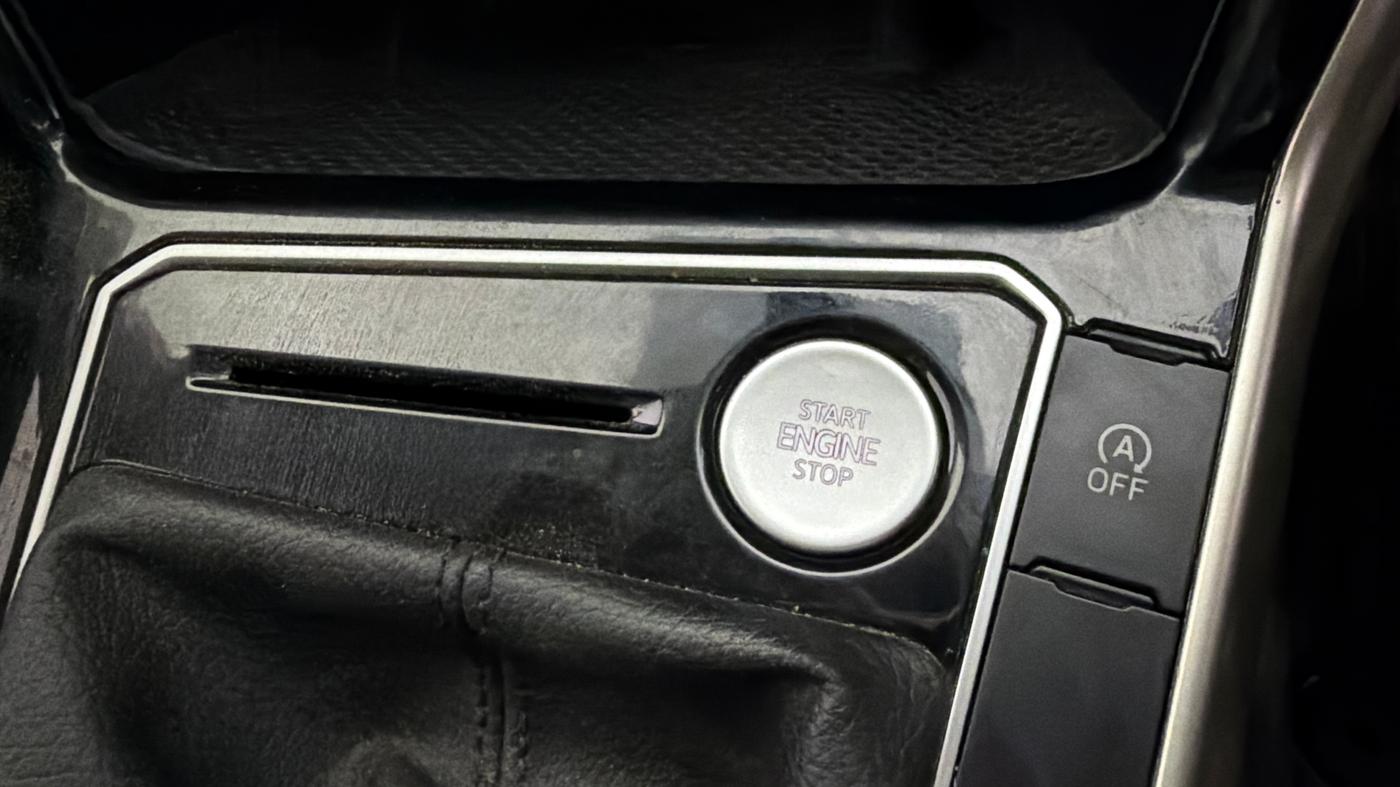 2023 Volkswagen VIRTUS TOPLINE TSI 1.0 MT, Petrol, Manual, 58,030 km, Keyless Start/ Stop Button