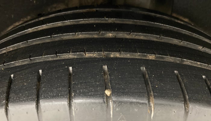 2016 Maruti Baleno ZETA DIESEL 1.3, Diesel, Manual, 50,310 km, Left Rear Tyre Tread