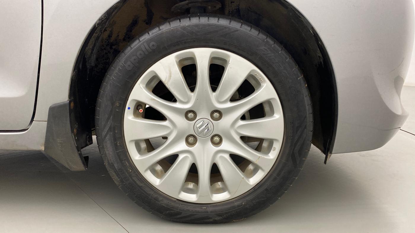 2016 Maruti Baleno ZETA DIESEL 1.3, Diesel, Manual, 50,310 km, Right Front Wheel