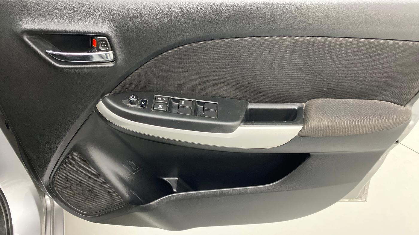 2016 Maruti Baleno ZETA DIESEL 1.3, Diesel, Manual, 50,310 km, Driver Side Door Panels Control