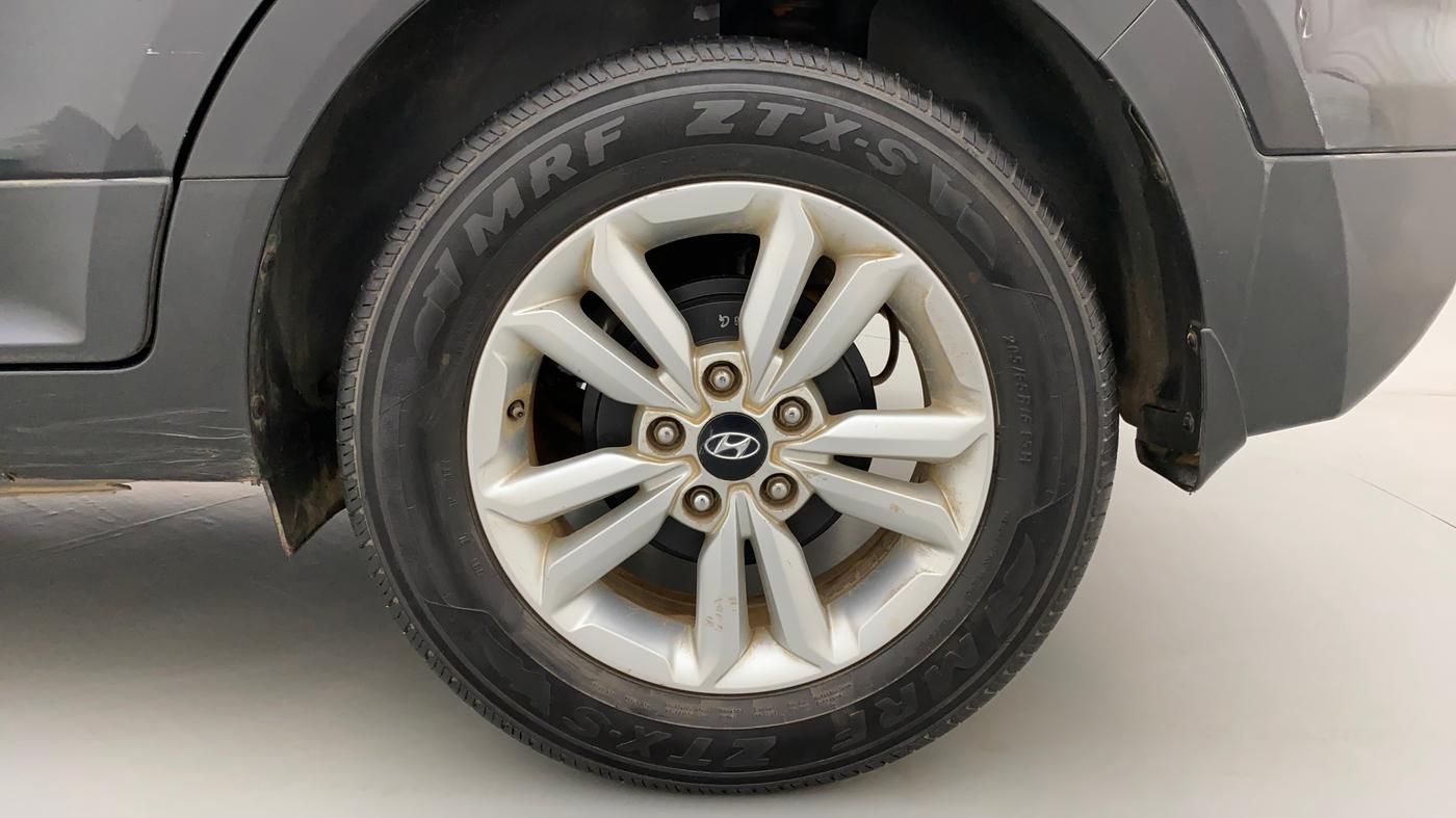 2016 Hyundai Creta SX PLUS 1.6 PETROL, Petrol, Manual, 1,02,898 km, Left Rear Wheel