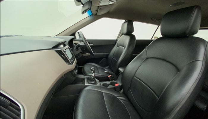 2016 Hyundai Creta SX PLUS 1.6 PETROL, Petrol, Manual, 1,02,898 km, Right Side Front Door Cabin