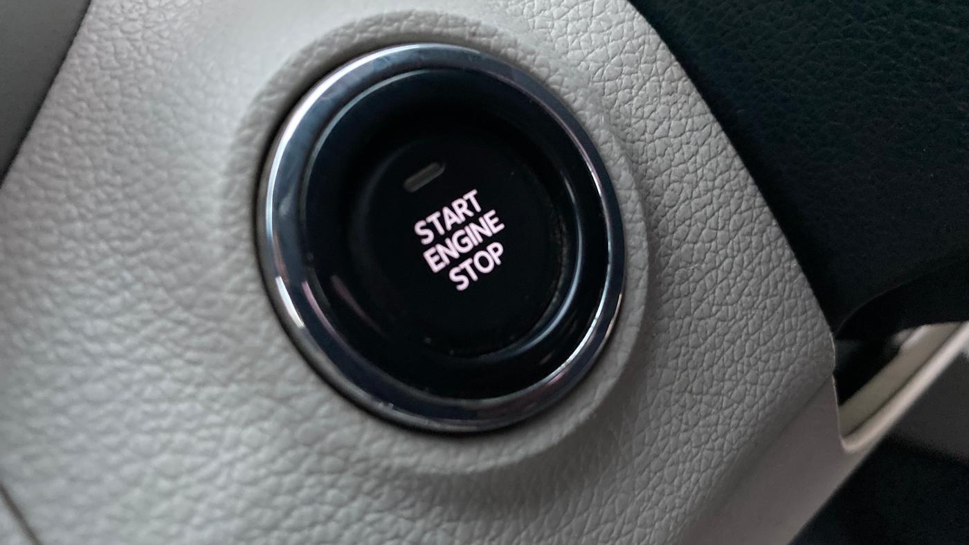 2021 Mahindra XUV300 W8 1.2 PETROL, Petrol, Manual, 38,257 km, Keyless Start/ Stop Button