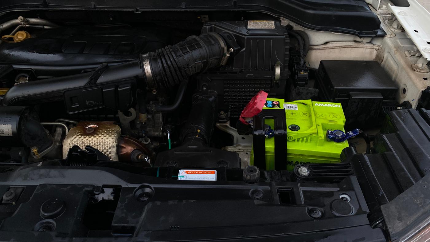 2021 Mahindra XUV300 W8 1.2 PETROL, Petrol, Manual, 38,257 km, Engine View - Left